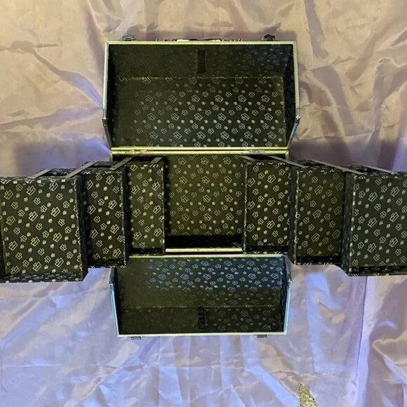 Large Metallic Pink Caboodles - Picture 4 of 5